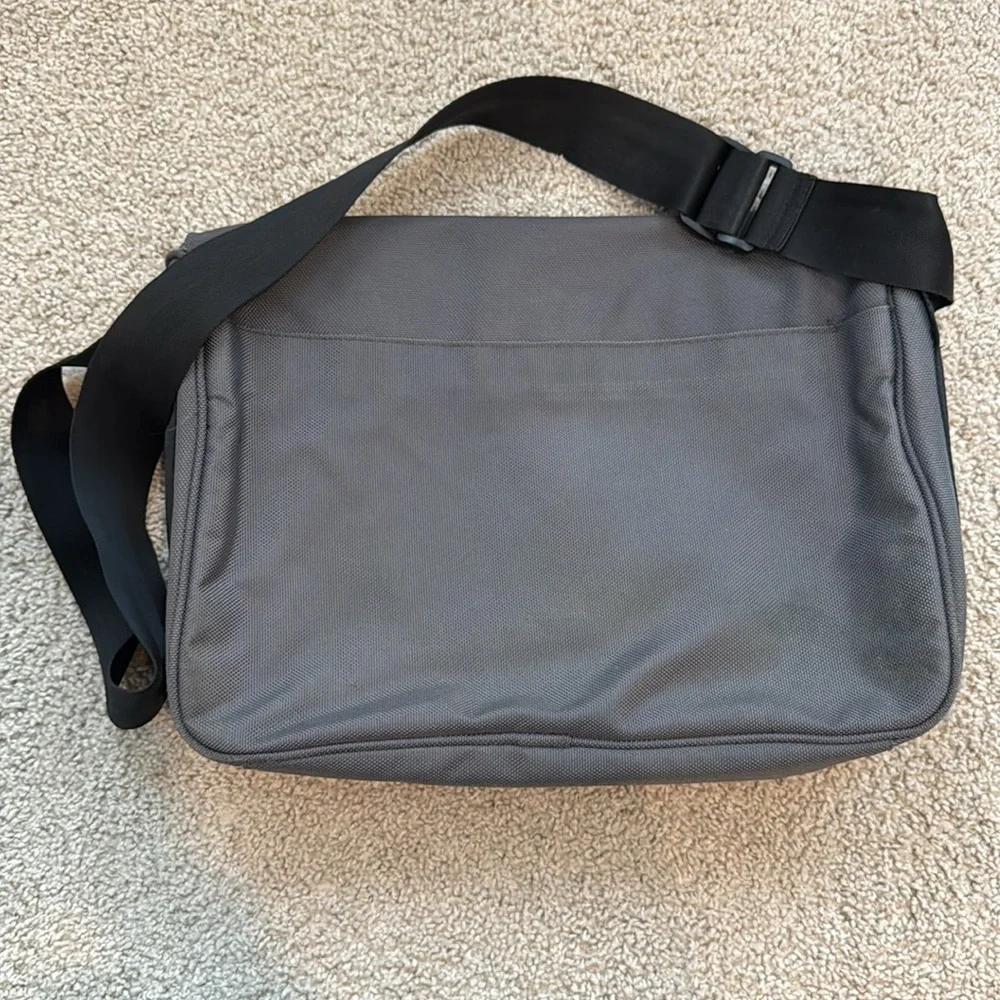 Cocoon Gray Messenger Bag for Men